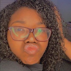 Meet your Posher, Karmyn